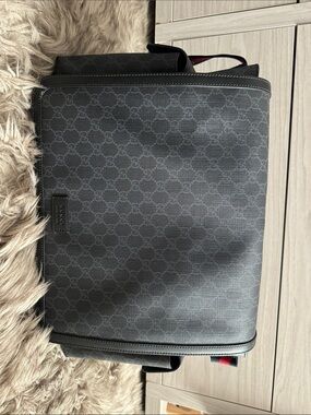Gucci Black GG Supreme Canvas Crossbody Bag